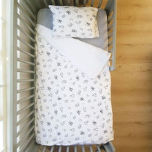 Load image into Gallery viewer, little acorn - Farm Animals Cot Duvet Set
