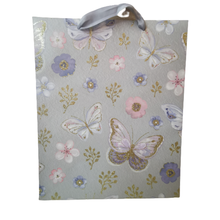 Load image into Gallery viewer, 4x Beautiful Design Gift Bags - 32cm
