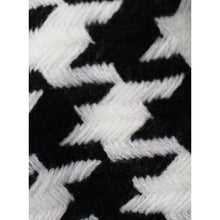 Load image into Gallery viewer, Nordic Houndstooth Decorative Knitted Throw
