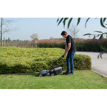 Load image into Gallery viewer, Powerplus 1000w Electric Lawnmower with 30L Collection Box
