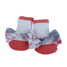 Load image into Gallery viewer, Snuggletime Gift Set 2 Piece Hat &amp; Socks - Pink
